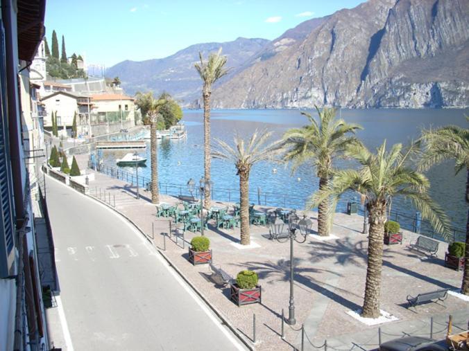 Miralago Casa Vacanze Riva di Solto Szoba fotó